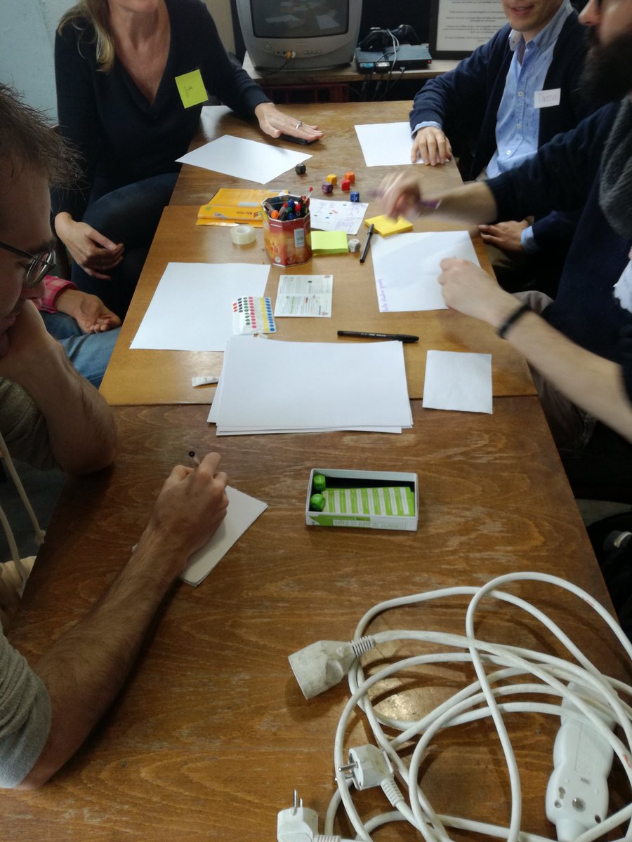 HBibard's tweet photo. Les équipes sont constituées. Time to work, time to twerk, time to twork. #HackaconRennes https://t.co/6ZRdAJLLs9