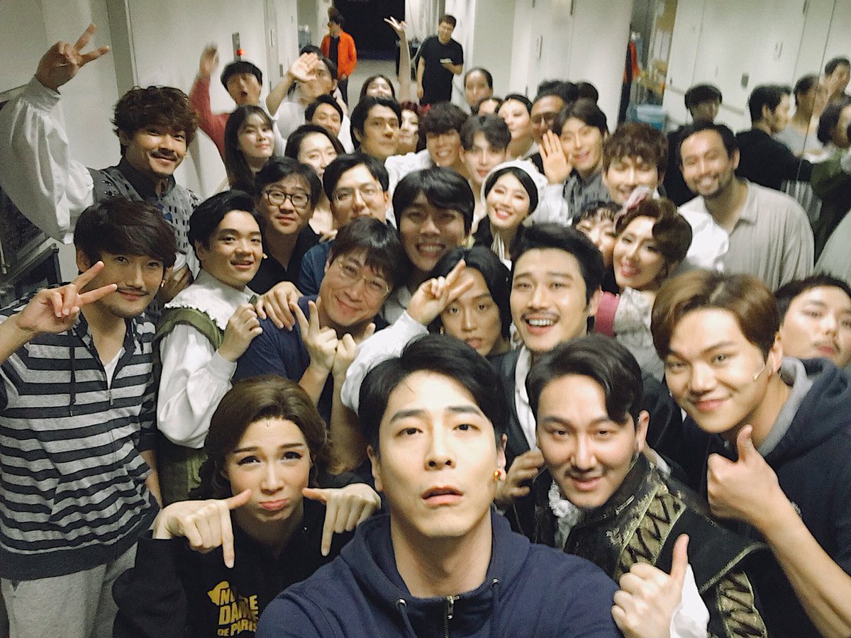 musical_cyrano's tweet photo. 잠시 후 #류정한 #린아 #임병근 #이창용 #홍우진 #앙상블 #시라노 의 막공이 시작됩니다!

#시라노 의 모든 배우분들 정말 수고 많으셨습니다! 👏🏻그리고 시라노를 사랑해주신 관객분들 정말 감사했습니다 💙

#가지마시라노야
#잊지않을게요 https://t.co/0J5tipEE6V