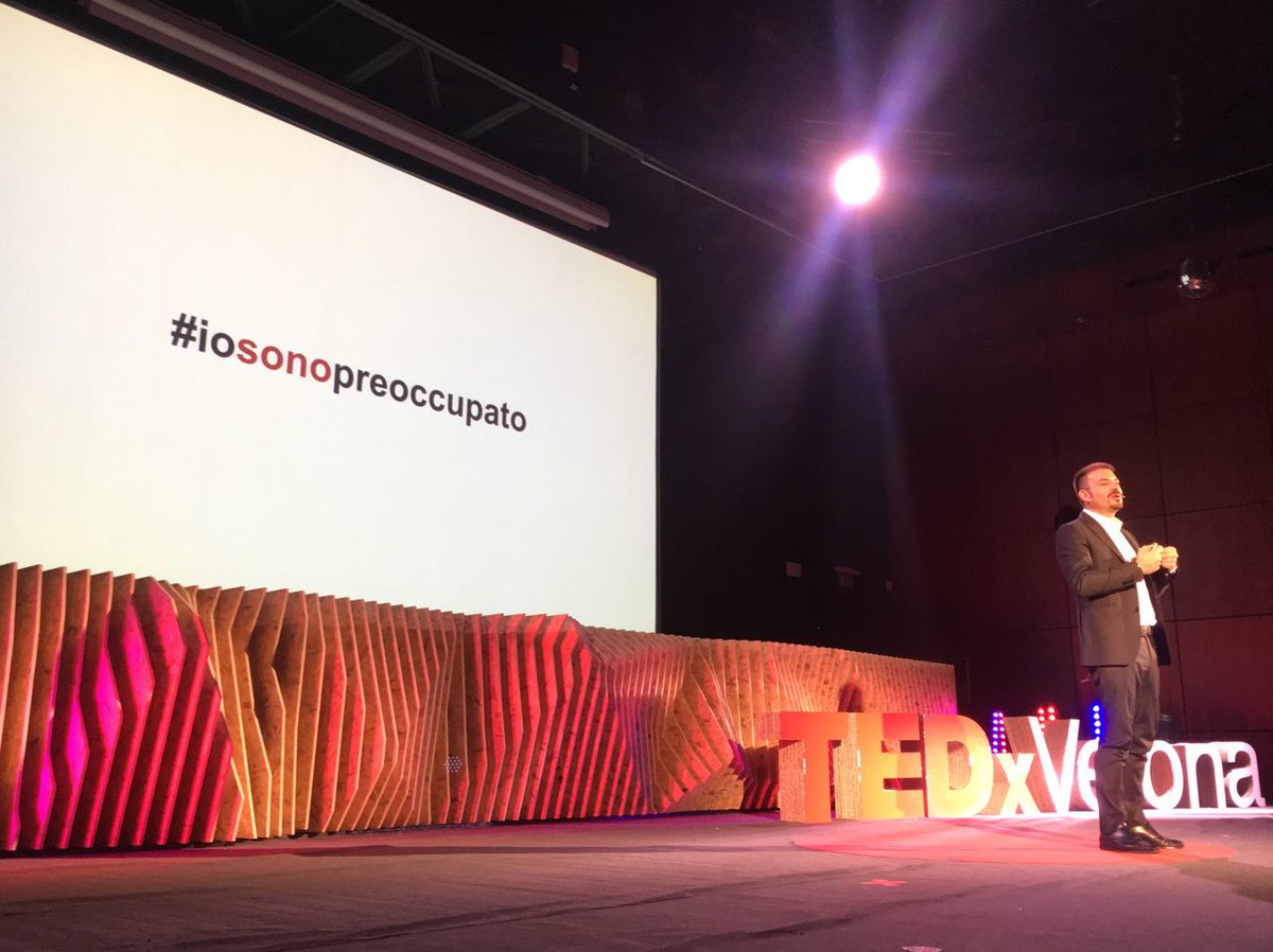TEDxVerona's tweet photo. Non importa chi sei o cosa stai facendo. Ti attaccheranno. Perché? Perché sei collegato a internet #TEDxVerona #TimeToRock @mayhemspp #X https://t.co/GqN4kzXwAs