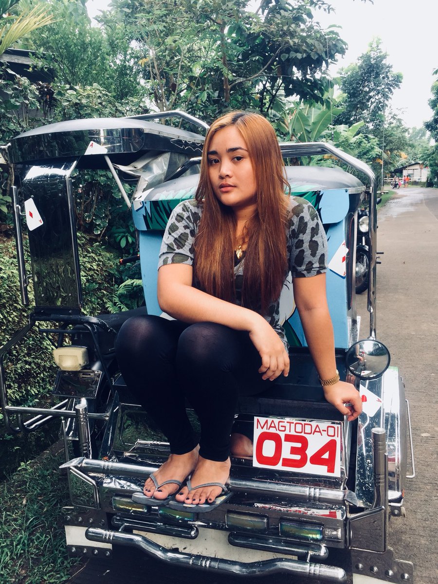 EmjellymaceT's tweet photo. I am a complicated person with a simple life. 🍁 https://t.co/OJa9dvBOM7