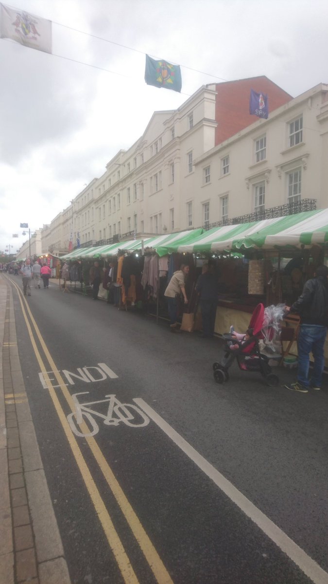 Can't believe it's that time already... The return of the #loveleam Christmas market!