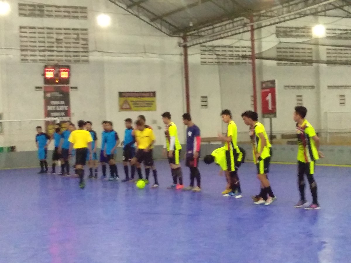 UAKKat_UB's tweet photo. final futsal UC PMK Immanuel VS OMK Kepanjen.semoga dgn pertandingan ini menumbuhkan smangat kompetisi &amp; persaudaraan https://t.co/KQMxUHx6gq