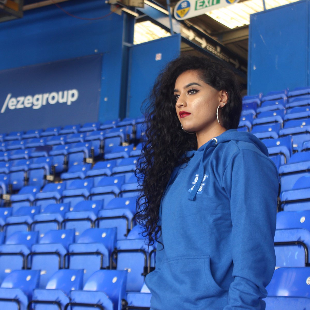 BCFCstore's tweet photo. The Essential Hood is perfect for the autumn weather, grab yours today. 

👉 https://t.co/thbNPd8F8s #BCFC #KRO #BLUESSTORE https://t.co/vlAWFzwNQd
