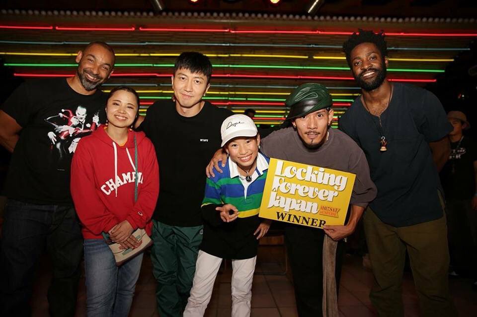 homies_jpn's tweet photo. "Locking Forever Japan"2017
エントリー者137名‼️
しれつなバトルを勝ち抜き、、
我らがHOMIES代表のNOBBYさんが見事優勝されました🙌🏾🏆✨
本当におめでとうございます🎉
#homies073
#lockingforever https://t.co/9GVPsx3FLD
