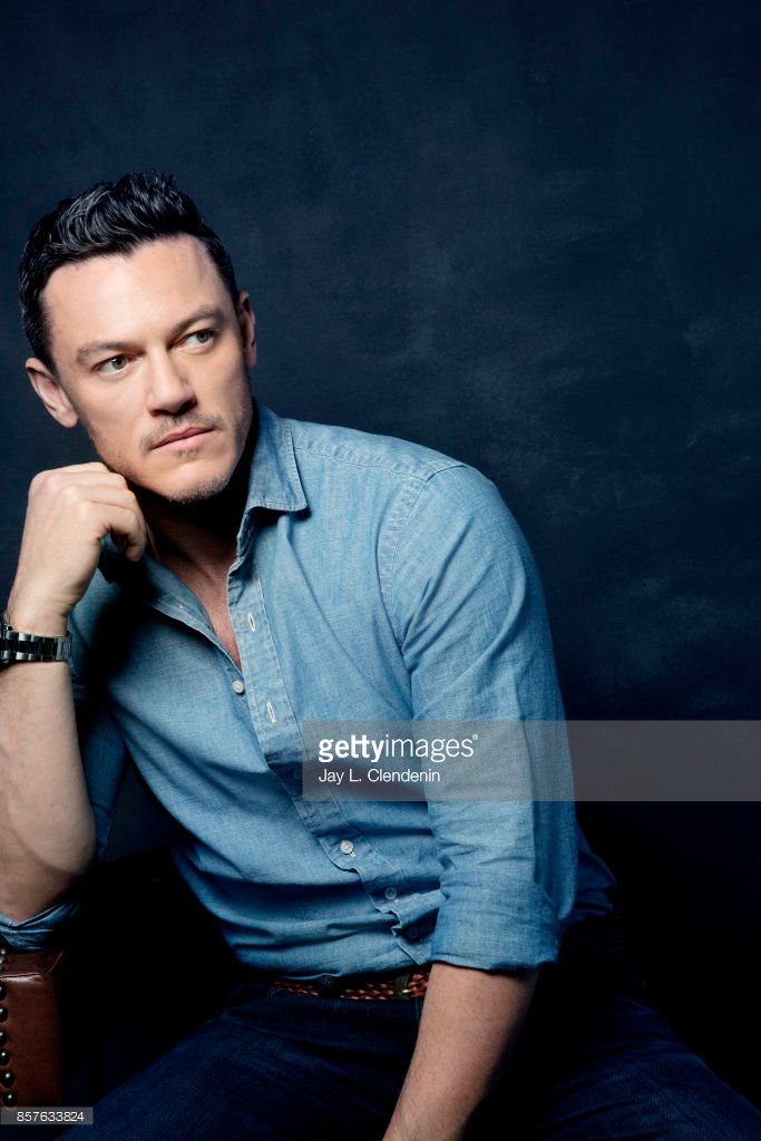 LukeEvans_India's tweet photo. Luke Evans photographed by Jay L Clendenin for LA Times - TIFF 2017 Portraits
#LukeEvans
#TIFF2017
#LATimes
#GettyImages
#JLCVisuals https://t.co/aBoXfSF2S2