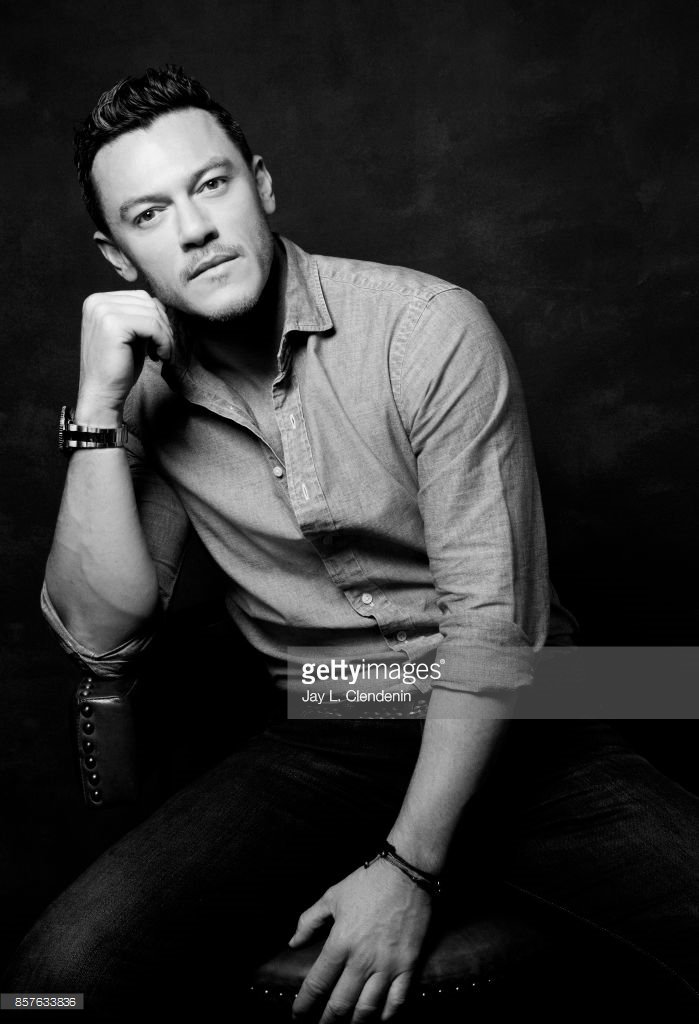 LukeEvans_India's tweet photo. Luke Evans photographed by Jay L Clendenin for LA Times - TIFF 2017 Portraits
#LukeEvans
#TIFF2017
#LATimes
#GettyImages
#JLCVisuals https://t.co/2VnNNQHPXP