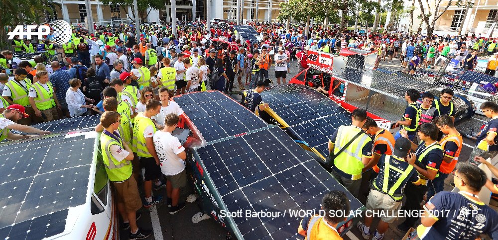 AFP's tweet photo. Solar cars begin 3,000-kilometre (1,860-mile) epic race across the desert heart of Australia https://t.co/yAfsk3eYYo https://t.co/f7twDRXitN