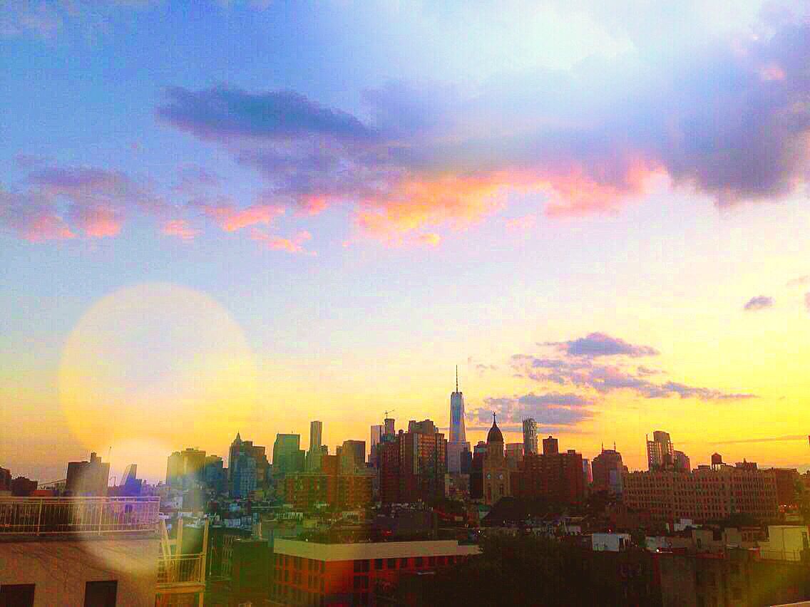 DeviGiannetti's tweet photo. Getting high on them strawberry skies. Cuz all they do, is remind me of you. ❤️
.
Places - Shlohmo ft. Bonobo); https://t.co/3KyhFqfDew https://t.co/tWlUsRew23