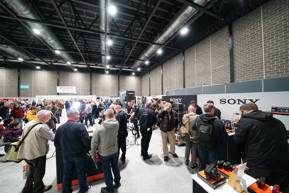 markbaberphoto's tweet photo. Incredibly busy 1st day in #Liverpool yesterday @WilkiCameras #DigitalSplash17 Final day with @Robjpugh @SonyUK stand with @MattiHemmings https://t.co/05U9DXztY5
