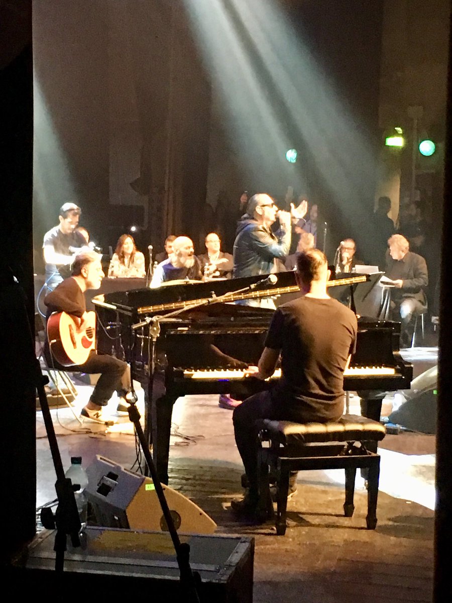 Turistipercasa's tweet photo. #backstage #finaleBMA #LucaCarboni #teatroilcelebrazioni #BOLOGNA #fonoprint #fonoprintstudios #wlamusica https://t.co/ccMuNsog6O