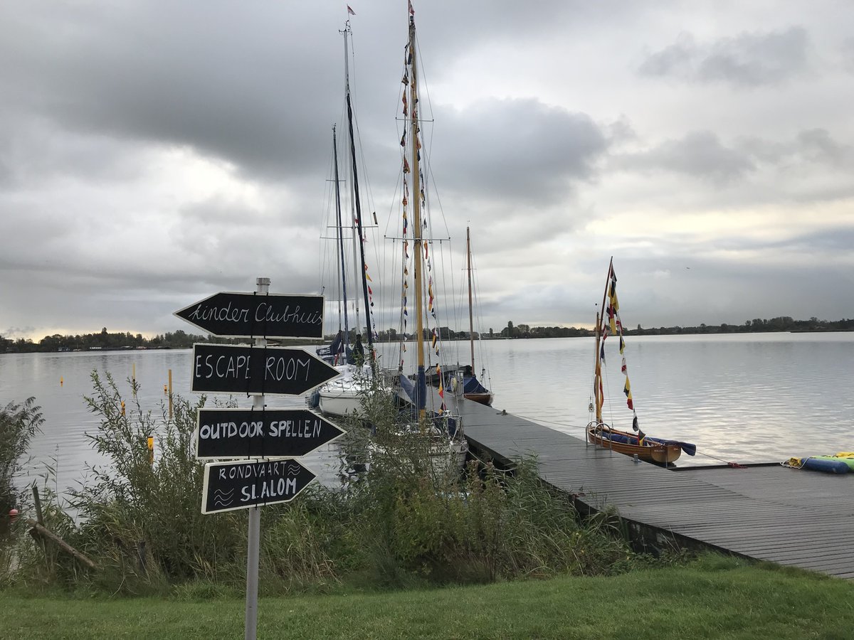 deHJC's tweet image. De natuur wordt nog rustig wakker maar wij zijn al op. Het ontbijt staat klaar!!  Op naar dag 2 van ons fantastische jubileum.