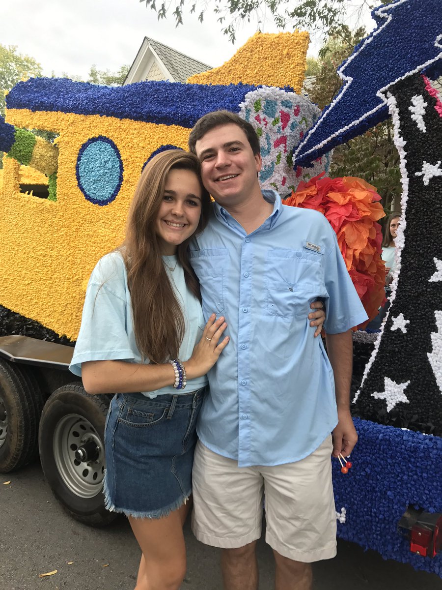 KieraDelesk's tweet photo. HOCO 2017 with another win in the books ❤️🐼 https://t.co/F0CzyrP4xg
