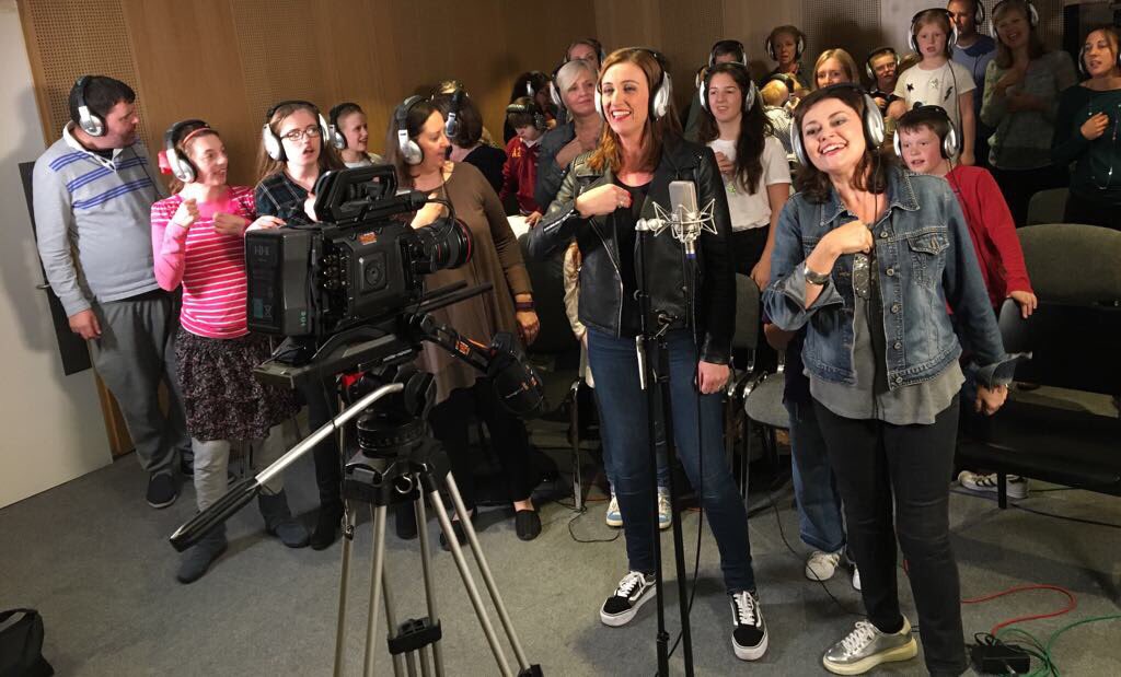 singinghands's tweet photo. An inspiring day with our @PledgeMusic Choir Pledgers @LyricHammer HUGE thx to @JamesHawkinsMus for helping us create such a fab sound! 🎧🎶 https://t.co/aeyZgkbUct