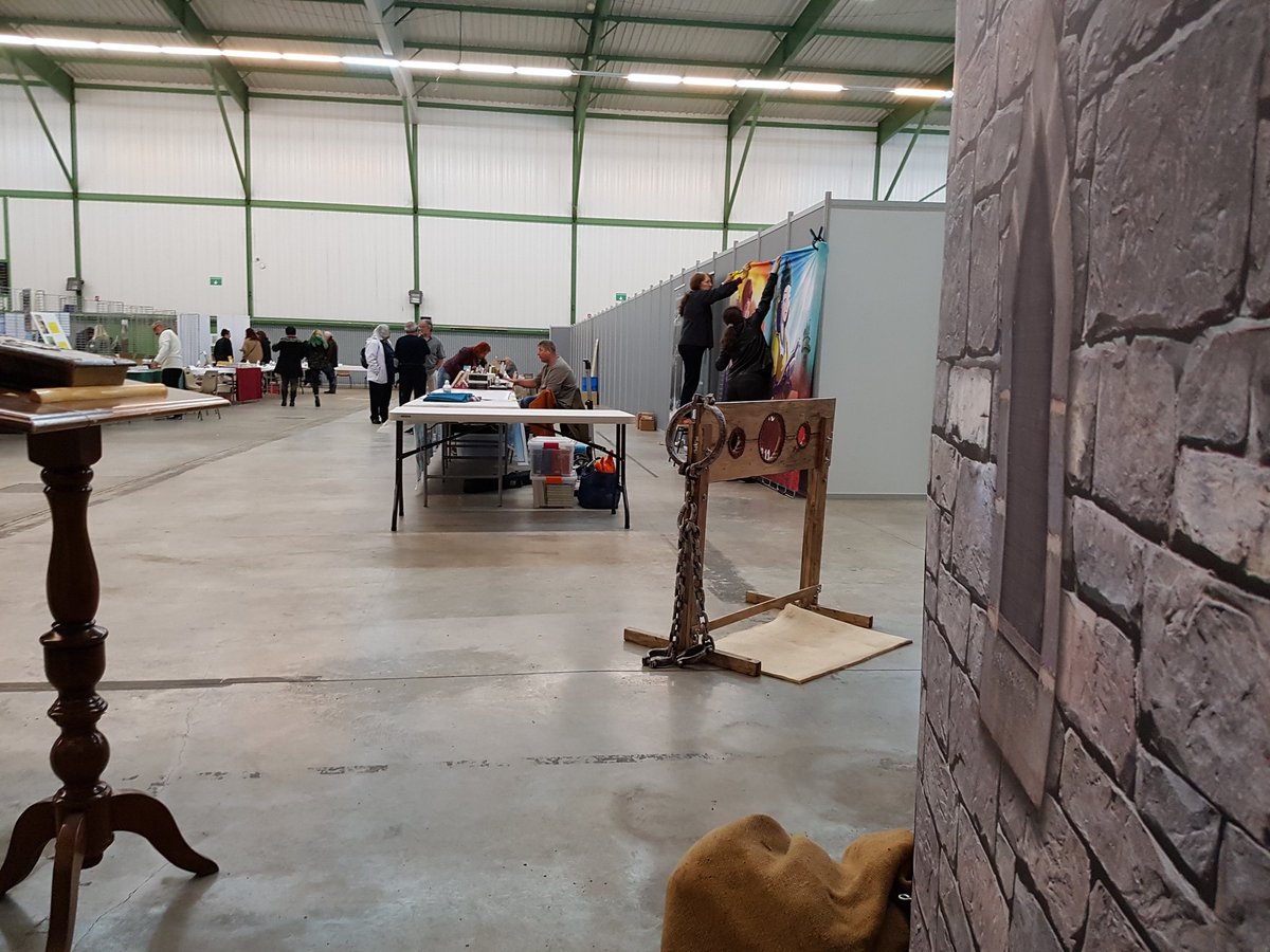 SDLNiort's tweet photo. ⏳Tic tac... dans 30 minutes, le salon du livre de Niort ouvre ses portes ! Passez nous faire un coucou 😉 https://t.co/uAv7UTWzuM