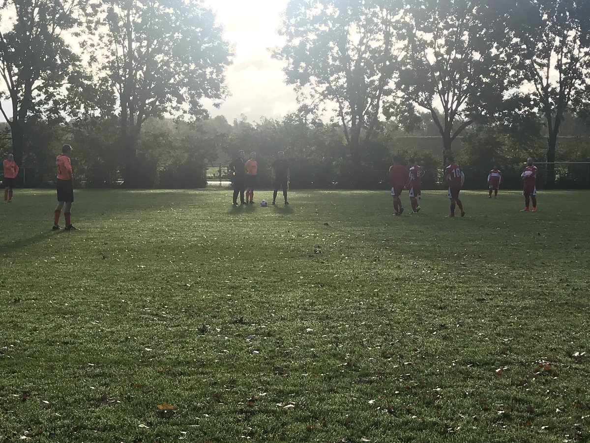 vermeulendave's tweet photo. En we zijn begonnen!#bataven 4 - fc jeugd 3 https://t.co/VON3SYqtwV