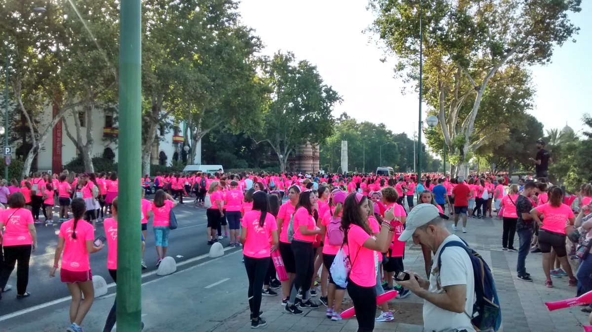 FJavierAlonsoD's tweet photo. La carrera de la mujer de Sevilla suspendida por falta de licencia municipal. Mal, ayuntamiento https://t.co/JaSogywL68