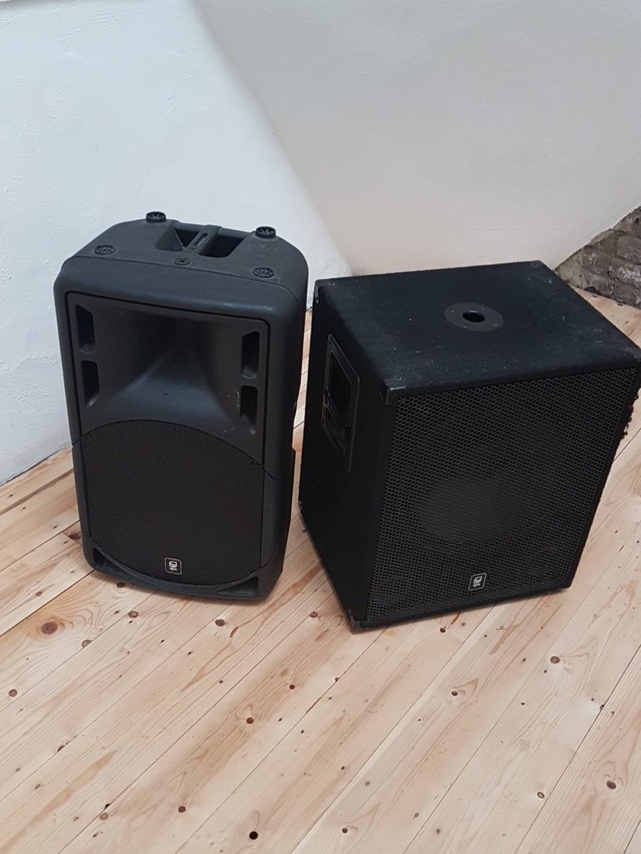 Ware_Fun_Palace's tweet image. Wonder what these bad boys are here for? Oh yes it the Learn to DJ workshop with DJ Chris @southernmalting #FunPalaces