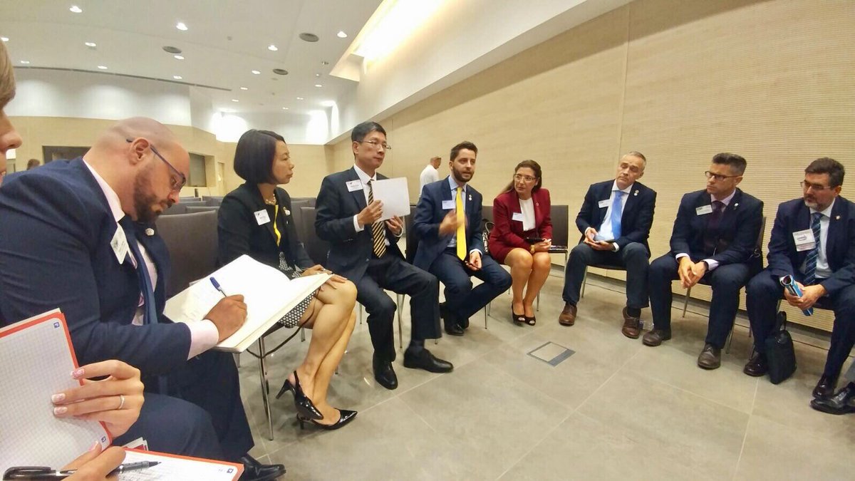 BNIMalaga's tweet photo. "BNI no es un juego de números, es un juego de #liderazgo" ideas de Stanley Kong y Stella Yung, Directores Ejecutivos Hong Kong y China. https://t.co/J6QM4x4aIp