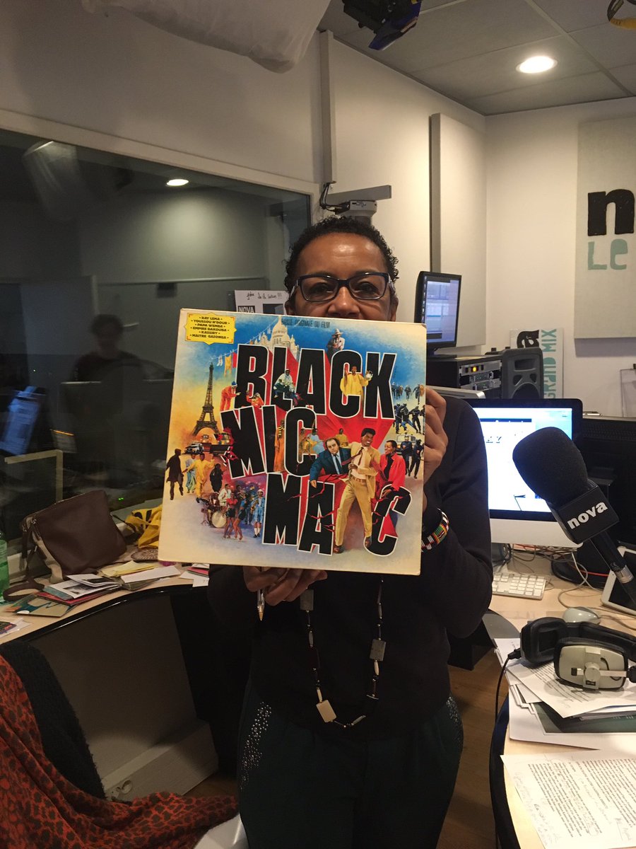 laRadioNova's tweet photo. BO de #BlackMicMac sur #NeoGeoNova, un air de 1986... Avec le vinyle d'époque ! https://t.co/h6X6cX9SS7
