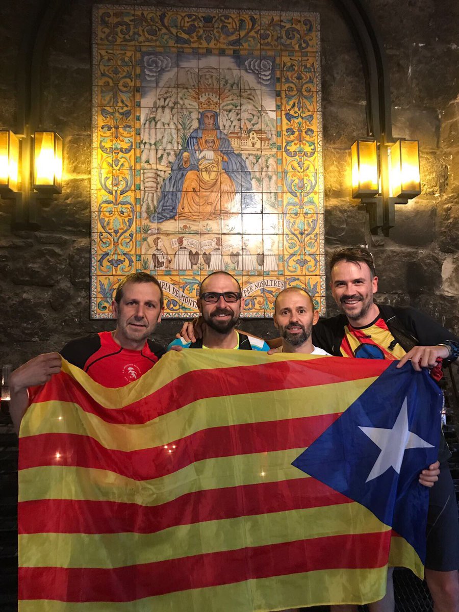 manel111969's tweet photo. Visitant a la nostra Verge !!! Ella segueix amb nosaltres !!! https://t.co/R6G2PcpFW1