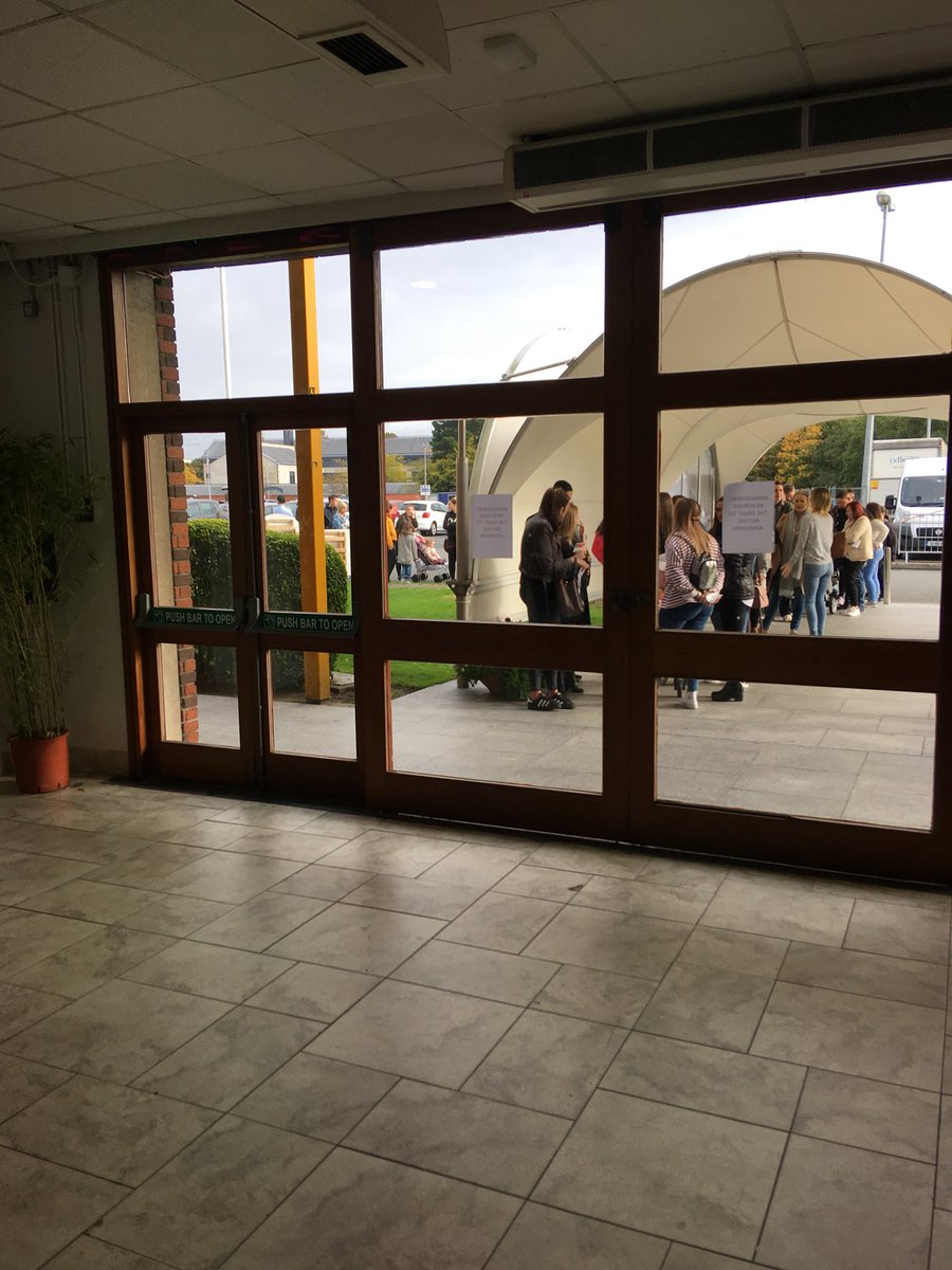 LornaORegan1's tweet photo. Doors about to open in #babyandpregnancyfair17 #activeIron #tiredallthetime https://t.co/sZJFLv6vxf