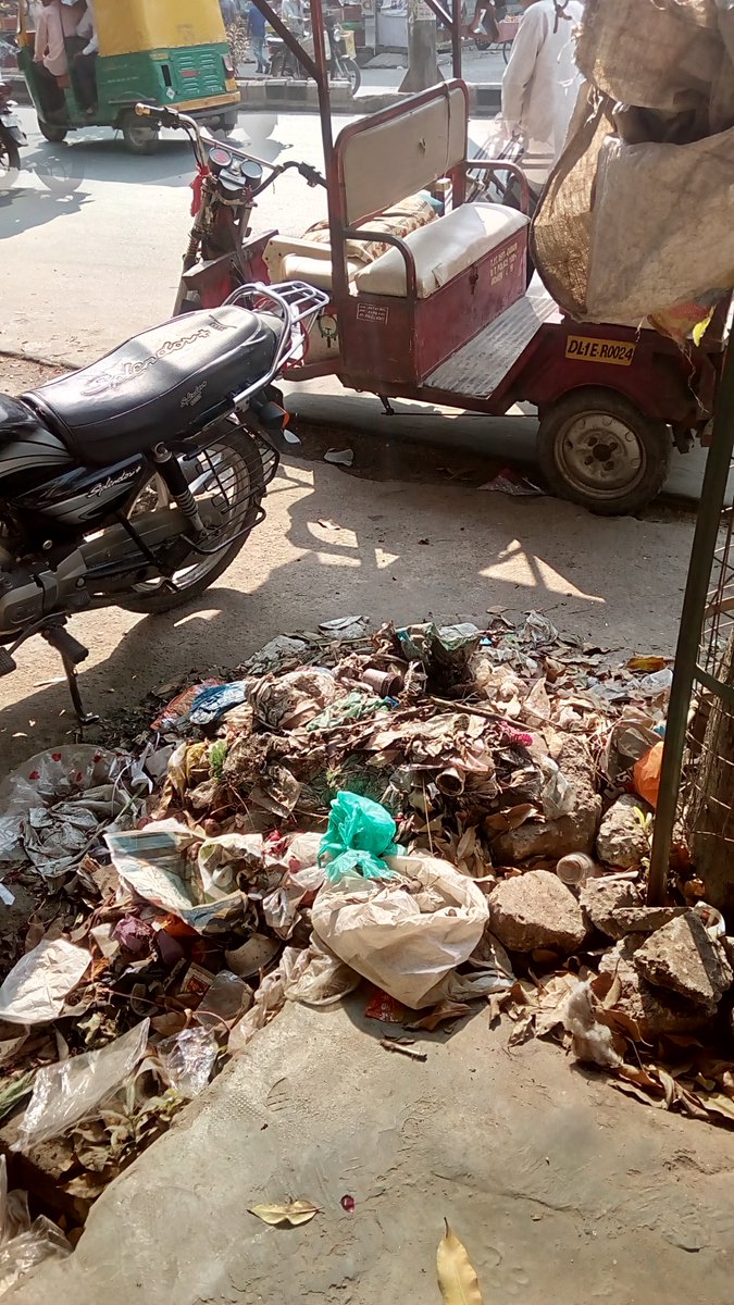 Gmagupta3's tweet photo. Please fix (Garbage) @ https://t.co/jUzstvlzOQ @PMOIndia @swachhbharat (via @swachhbharatapp) https://t.co/5eB5bfhiDe