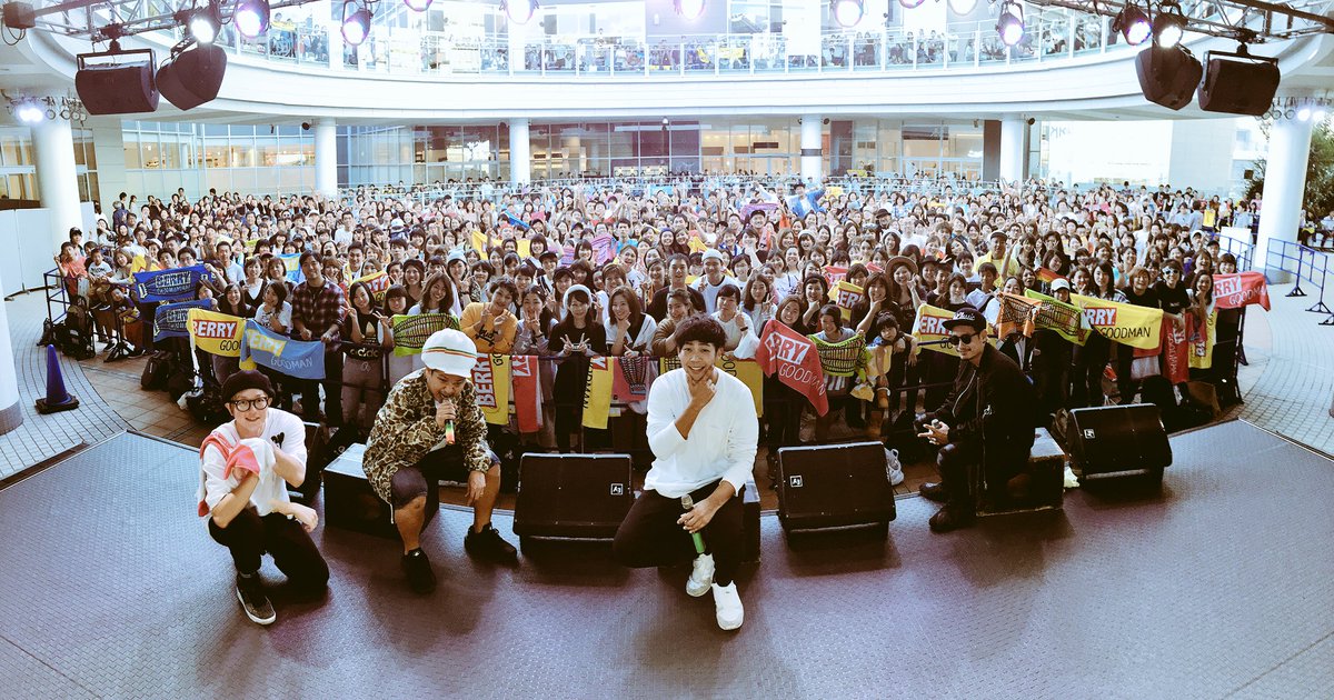 berrygoodman88's tweet photo. 「アルバム発売記念イベント」
@あべのキューズモール
終了〜‼️

物凄い沢山の方が集合してくれて
感動でした😭
地元大阪のパワー、本当に凄い😳
ありがとうございました‼️

ワンマンツアー
年末オリックス劇場2DAYS
皆様のパワーをまたかしてください🙇

#ベリーグッドマン https://t.co/Ehvypq9jWh