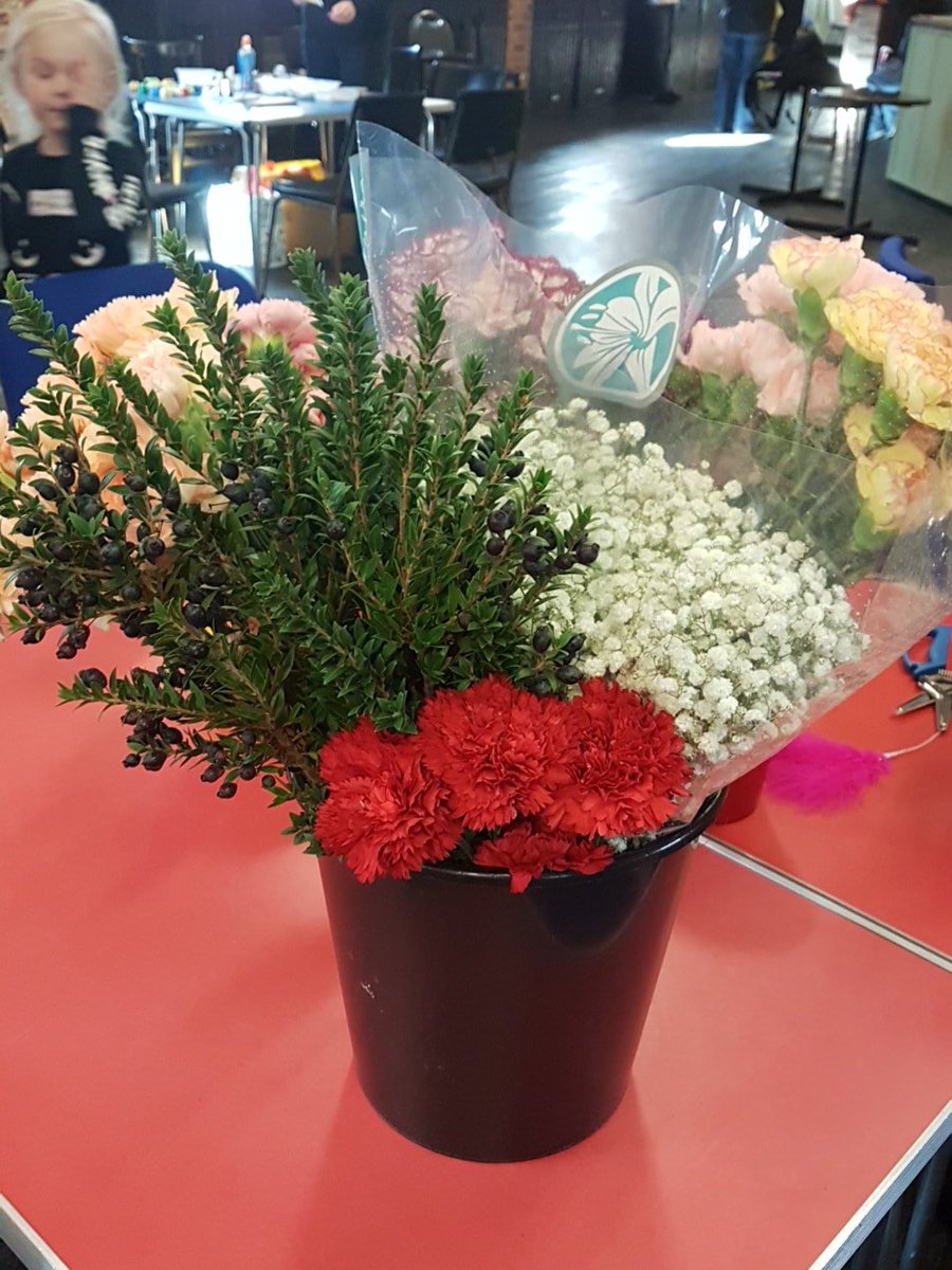 Ware_Fun_Palace's tweet image. This morning we have Learn Flower Arranging @southernmalting #FunPalaces