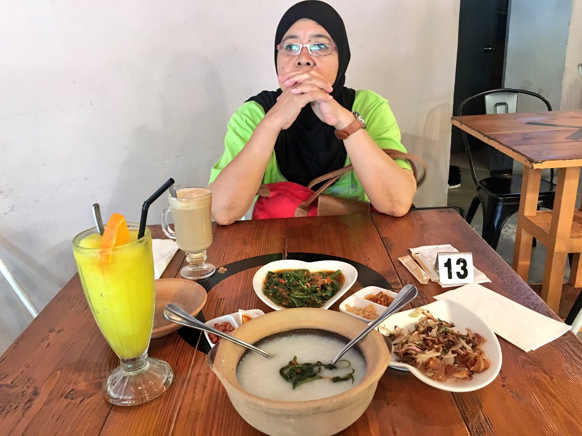 zeytIs's tweet photo. Mother daughter time ♥️ #KopiXOXO #TTDI https://t.co/cvPvBPCFcT