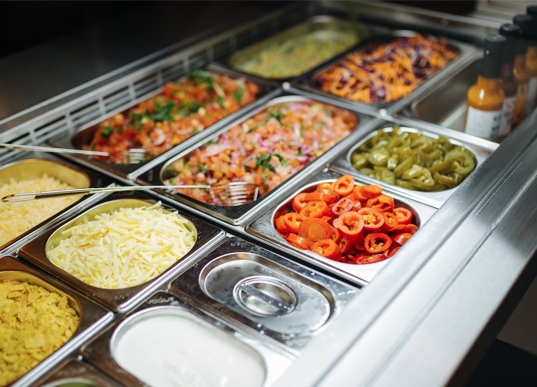 ListoBurrito's tweet photo. Raise your hand if your tired of the same old lunch E.V.E.R.Y.D.A.Y?🙌

Take the #ChangosChallenge and see how we could spice up your break!🔥 https://t.co/QxLaN1pXeO