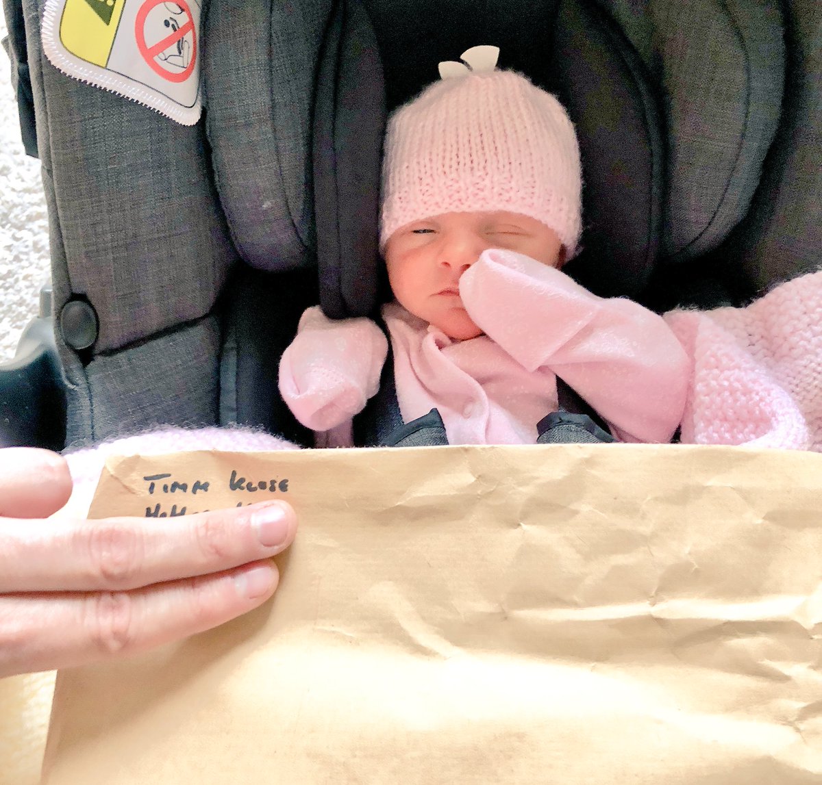 jonrogerswriter's tweet photo. After two long weeks, my little baby arrived home last night.
The NICU saved her + changed my lives🏥
(Oh and Timm is a man of his word🔰) https://t.co/Ibc48CeoRk
