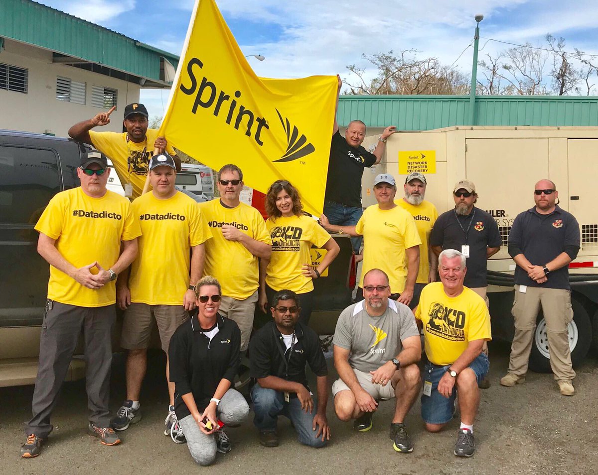 #PuertoRico - 🙏🏼team - second sunday for our first responders - continued restoration work on the island #staysafe  #HurricaneMaria #Sprint