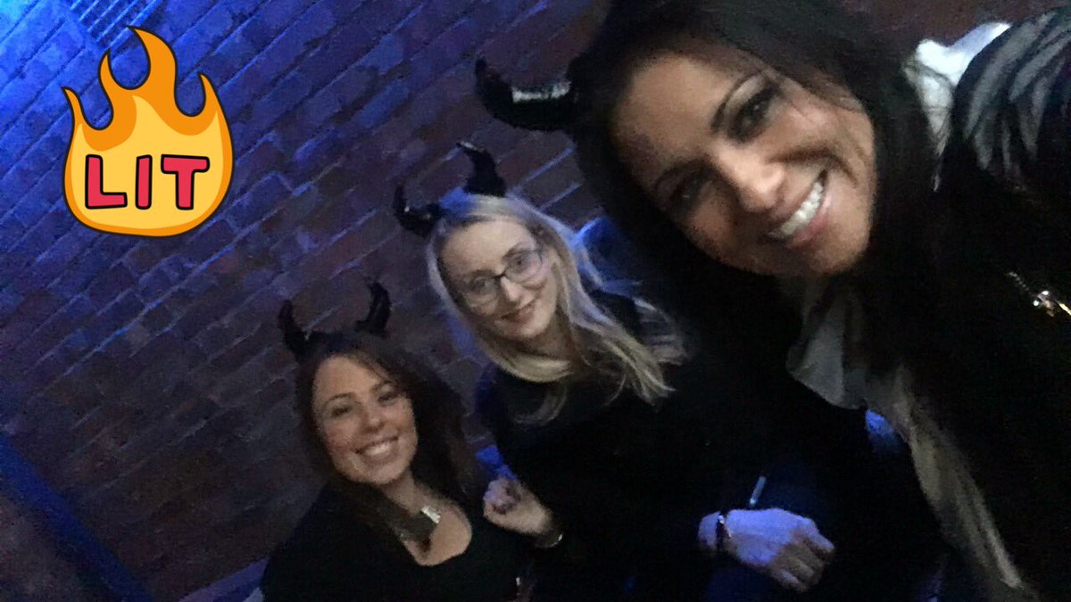 jakmccandless's tweet photo. London we had a ball! With @fearon_jennifer and @loumck77 https://t.co/kWkm5RJxpC