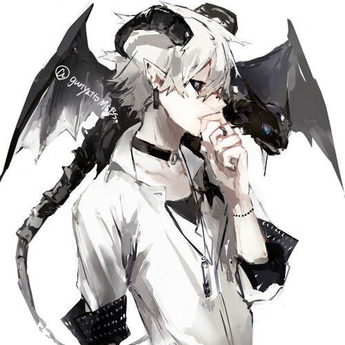 Un disfraz de demonio es algo simple pero no me quejo, y si alguien dice algo les parto las piernas