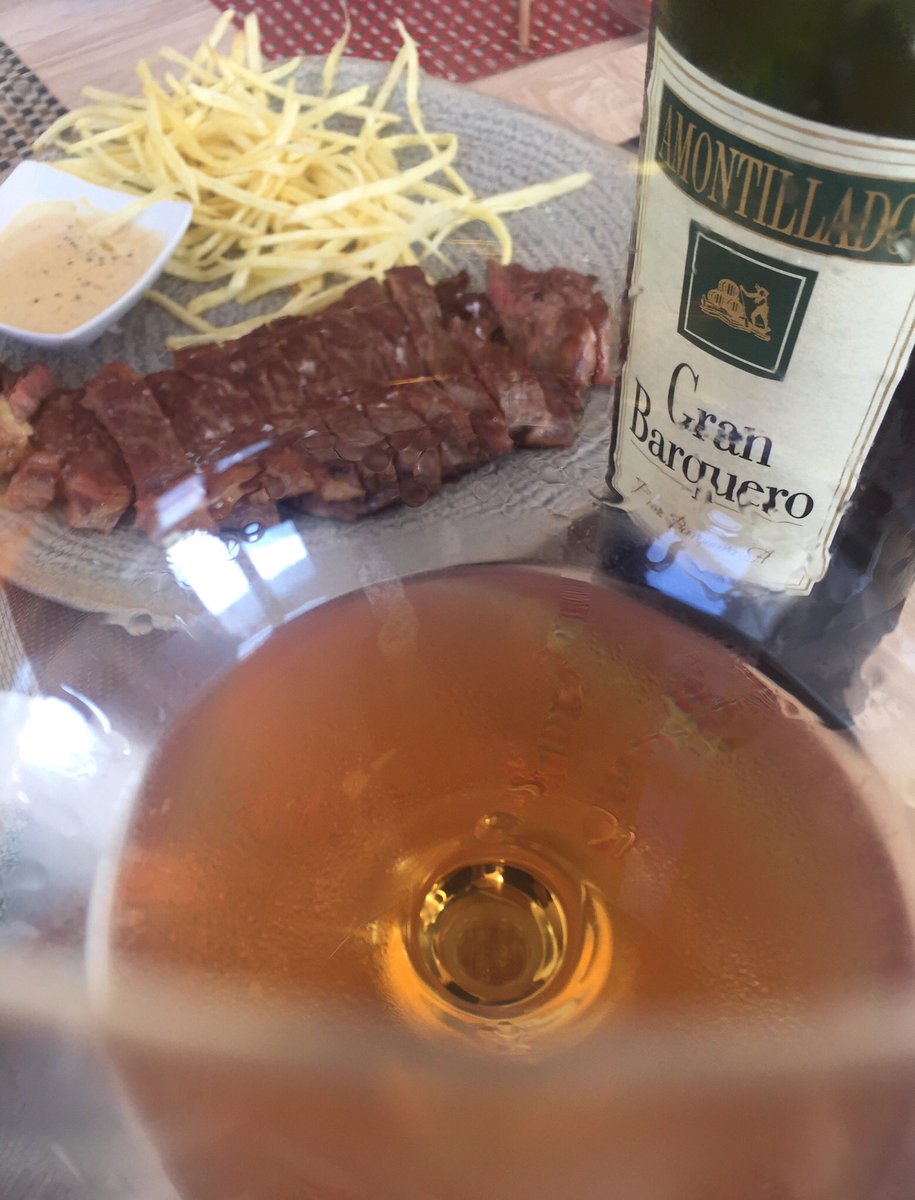 Los maridajes son muy especiales ..<a href="/PerezBarquero/">PÉREZ BARQUERO</a> #amontillado con #entrecot <a href="/AntonioJesusPR/">AntonioJPR AkataVino</a> <a href="/MariaAkatavino/">MariaGemaAkataVino</a>