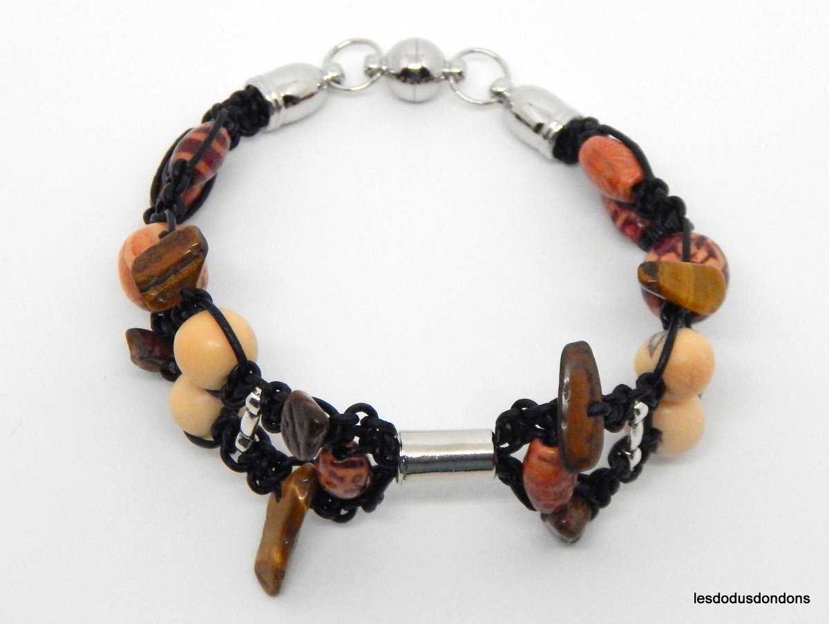 lddbracelets's tweet image. Bracelet cuir, pierres, perles bois et graines #Lesdodusdondons #braceletbois #naturel #artisanat
