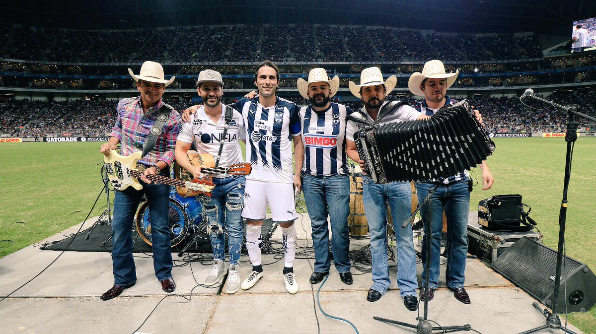 grupolaleyenda's tweet photo. Gran experiencia y honor haber estado en la despedida de @DeNigris9 quien ha dado tantos momentos de pasión ⚽️@rayados #respect #mty #regio https://t.co/jKLmjLU4os