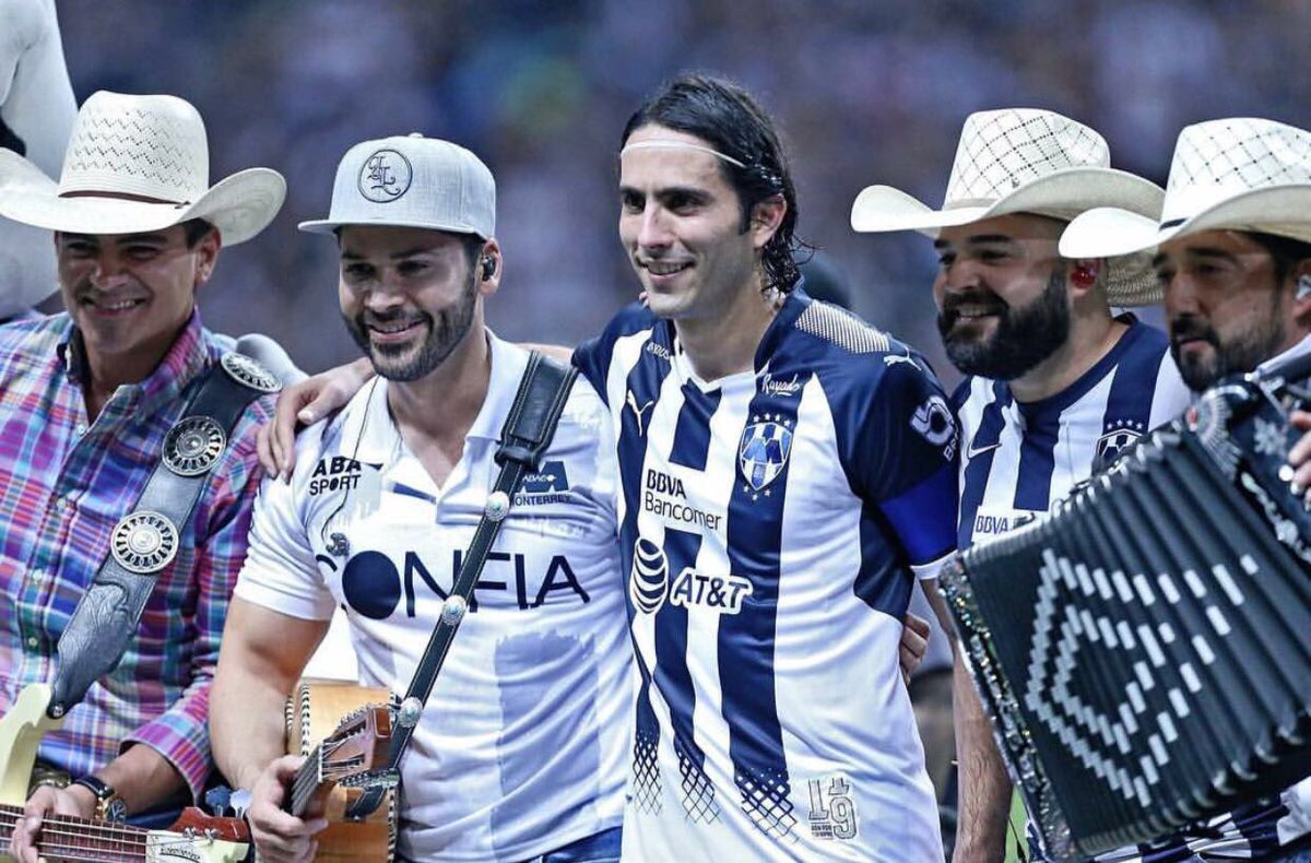 grupolaleyenda's tweet photo. Gran experiencia y honor haber estado en la despedida de @DeNigris9 quien ha dado tantos momentos de pasión ⚽️@rayados #respect #mty #regio https://t.co/jKLmjLU4os