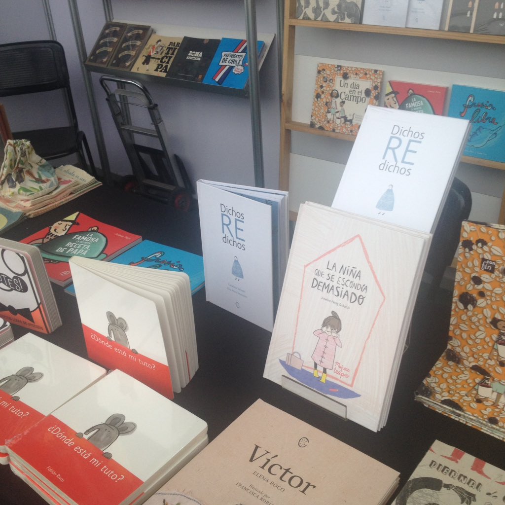 Esto es parte del stand 70 #primaveradellibro  <a href="/confinediciones/">Confín Ediciones</a> <a href="/GataGordaEd/">Gata Gorda Ediciones</a> Quilombo Ediciones