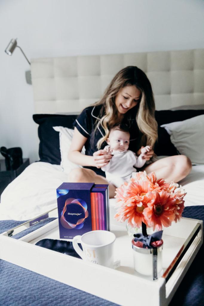 Beautyrest's tweet image. #SleepKnowledge: According to Beautyrest® Sleeptracker® stats, people get the most sleep on Saturday &amp;amp; Sunday. 📷: @52thursdays