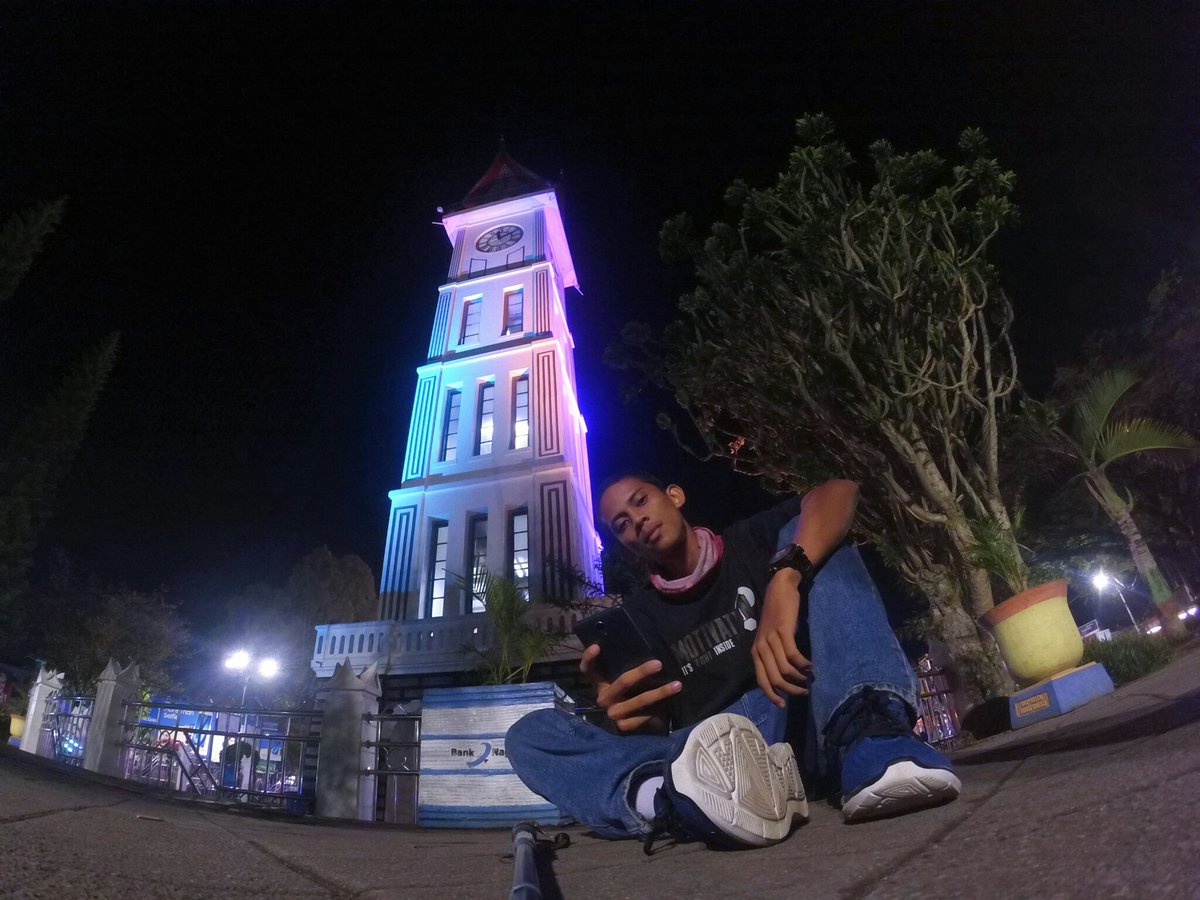 afrinaldomirfen's tweet photo. Jam Gadang 🕑
#jamgadang #padangkotatercinta #mirfen #paimalala #malala #yakaligakuy #Bukittinggi #pesonaindonesia #Vsco #vscocam #vscogood https://t.co/Im4OmBQAdX