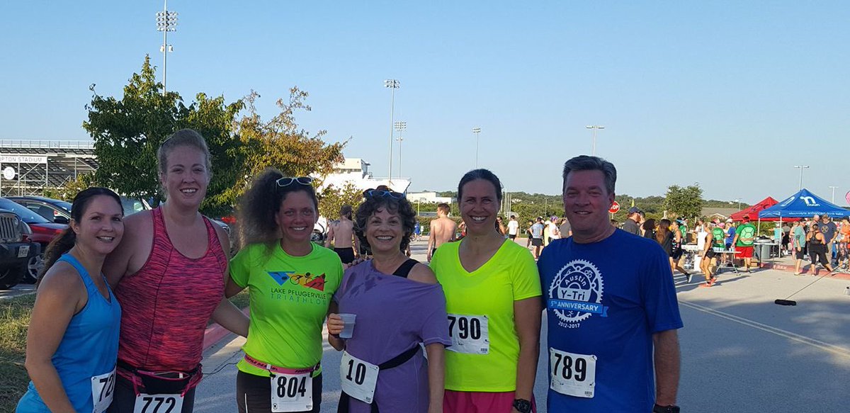 thestellarfit's tweet photo. Official start of run season for me - great group!  #80s8K #austindistancechallenge #austinytri #thestellarfit https://t.co/qa3bCTw2j2