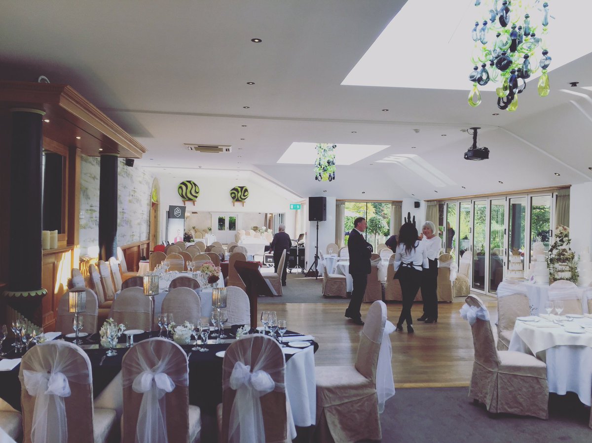 MusicHannahRose's tweet image. We're all set up and ready for the @gibbonbridge Wedding Fair ✨ 12-3pm today!! xxxx