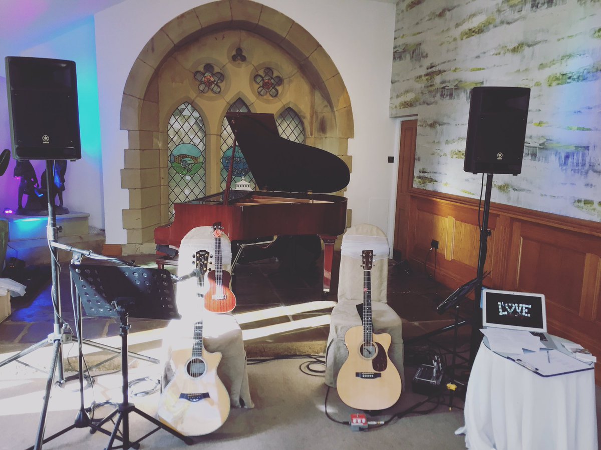 MusicHannahRose's tweet image. We're all set up and ready for the @gibbonbridge Wedding Fair ✨ 12-3pm today!! xxxx