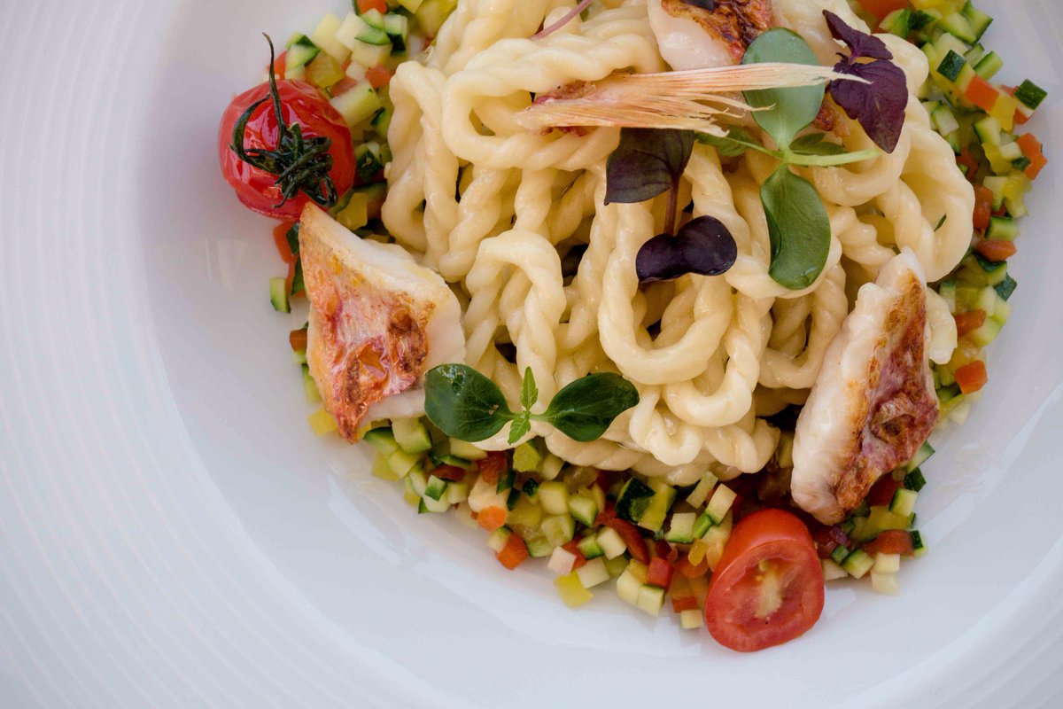 SardiniaHotelIT's tweet photo. La #tradizione della #pasta in Sardegna: scopri di più su #Lorighittas, #Fregula, #Filindeus, #Culurgiones. Leggi: https://t.co/I5JXq03bPH https://t.co/J663VEYEze