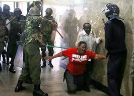 RailaOdinga's tweet photo. Kenyans are seeing the emergence of standard practice for closing down an open society as happened in the 1980s. https://t.co/Oa9JJJzAkd