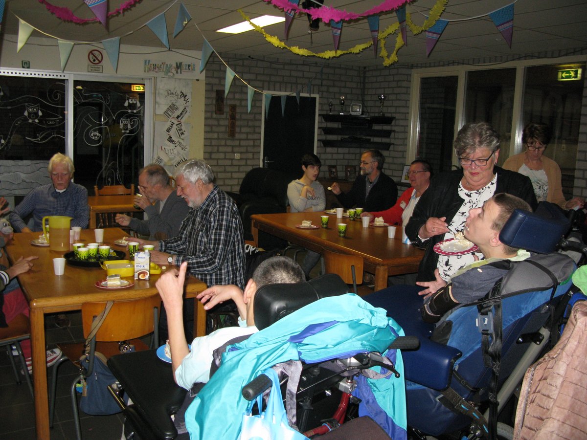 Cellozorg's tweet photo. Natuurclub 2 heeft een bezoek gebracht aan paardenmelkerij de Burghthoeve in Oijen. https://t.co/9LwrXD2XxI