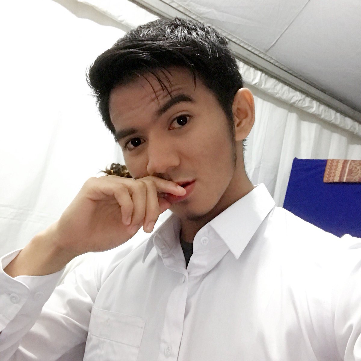 Kamera e apik tenan yo😅😅😅
Jgn lupa Nnton #RizkiRidhoLiveDAMIMalang
Pasukan merah biru siap siap di goyang..stay segment awal yah🙏🙏 1,3 &amp; 5👍💝
