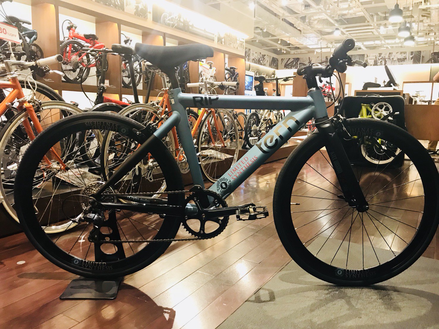 TRINX TR218 廃番モデル引き取り限定 クロスバイク 東京 引き取り限定