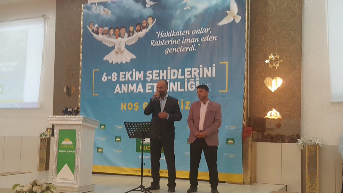 MSerifDurmaz's tweet photo. Batman İl Başkanlığımızın düzenlediği 6-8 Ekim Şehidlerini Anma Etkinliğindeyiz. Maşallah salon çok kalabalık. Allah hayırlara vesile kılsın https://t.co/iMicTW4g8W